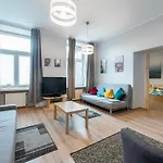 Piotrkowska-I- 75mCentral Cosy&Secure Free Parking