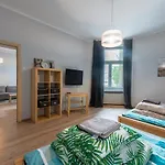 Piotrkowska-I- 75mCentral Cosy&Secure Free Parking