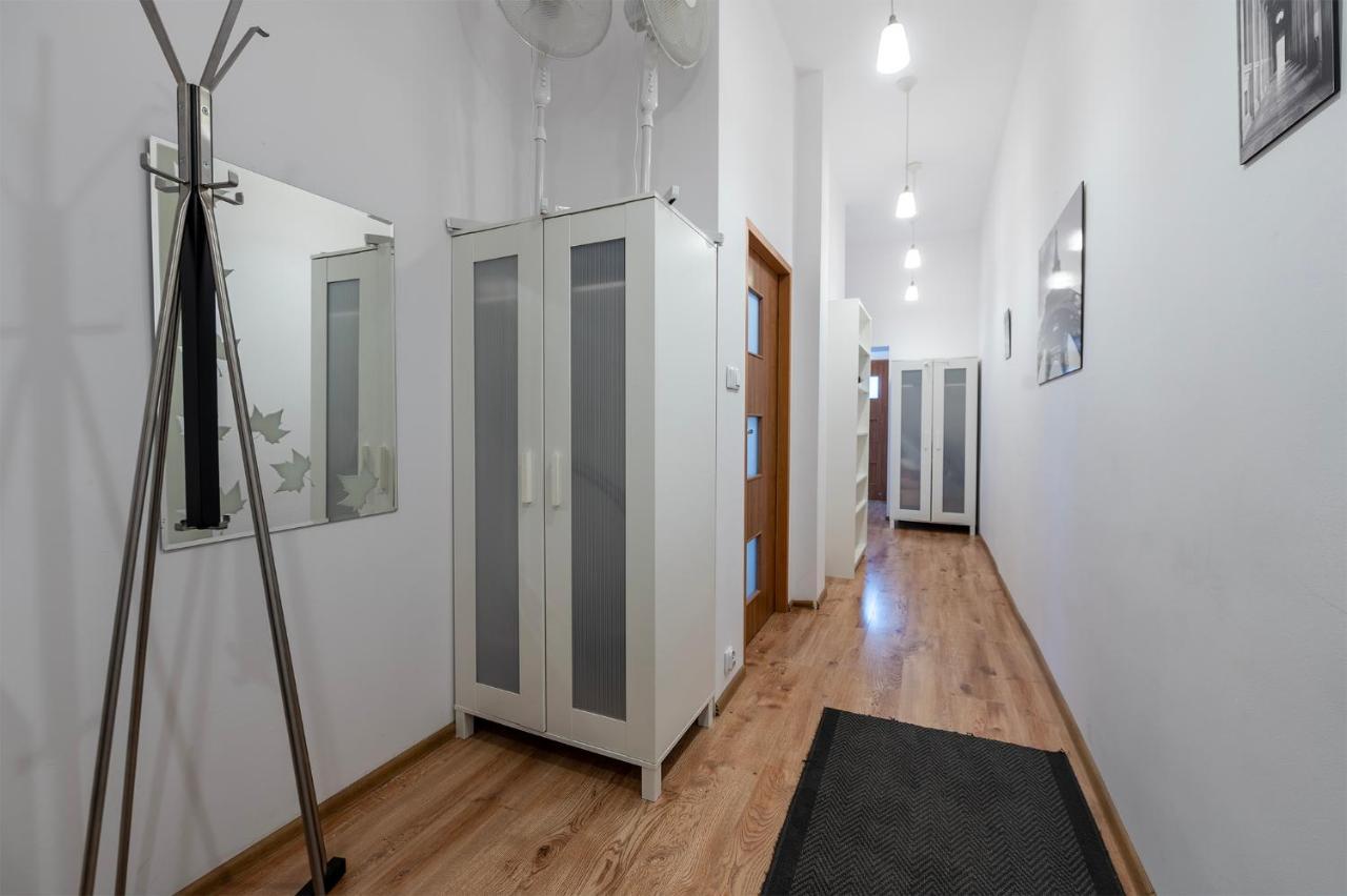 Piotrkowska-i- 75mcentral Cosy&secure Free Parking